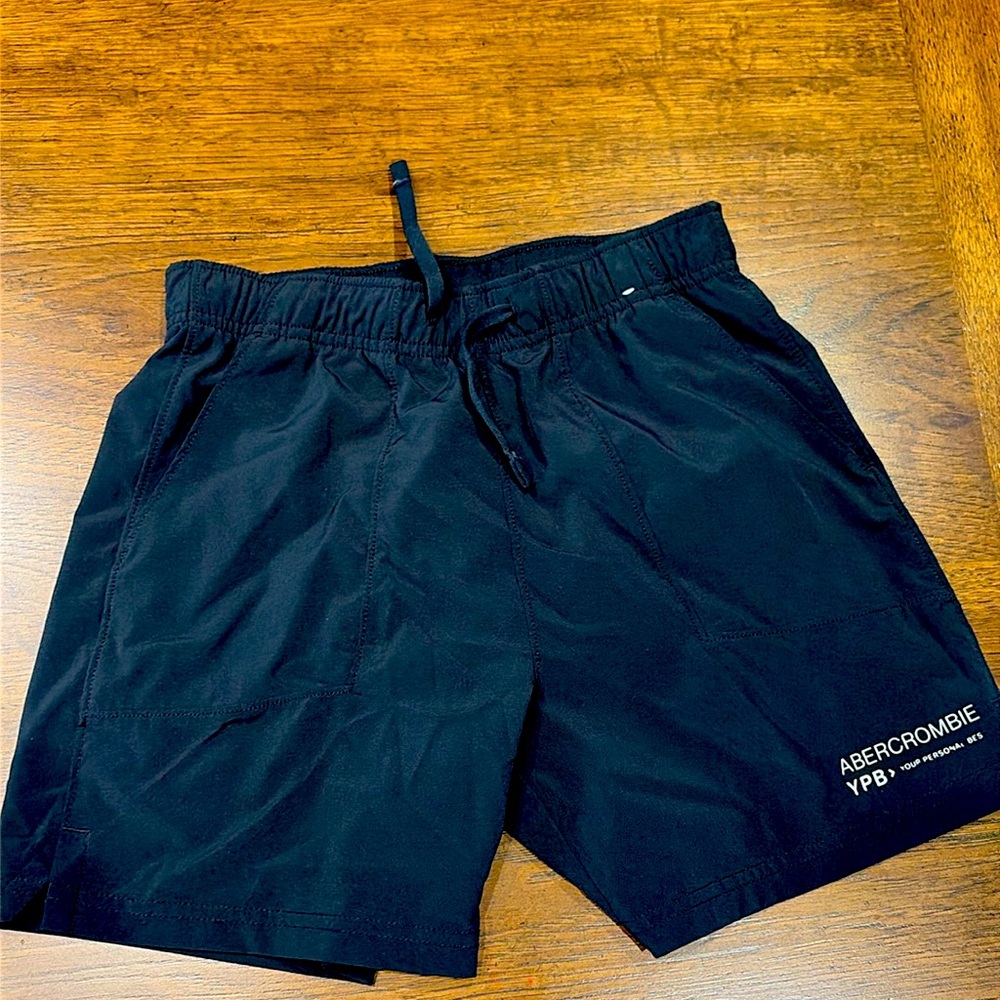 ABERCROMBIE KIDS Boys 11/12 EUC nylon athletic shorts Black Unlined pockets